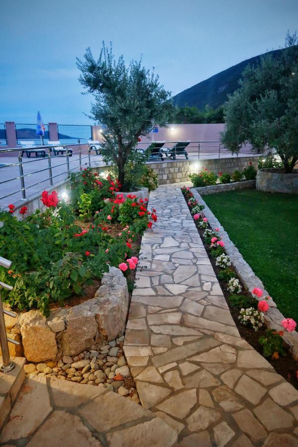 Apartments Maxi Katic Herceg Novi Exterior photo
