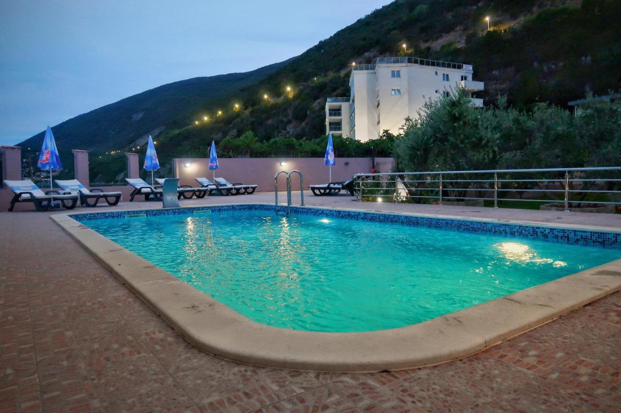Apartments Maxi Katic Herceg Novi Exterior photo